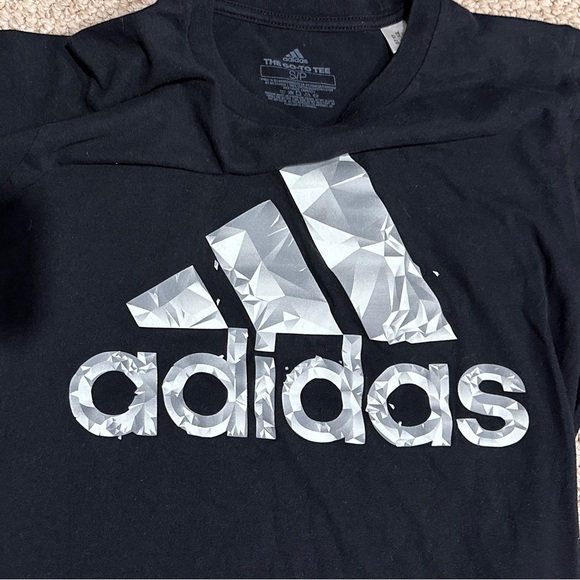 Like New Adidas Mens Short Sleeve Go-To Tee Geometrical Logo Graphic Tee - Picture 2 of 3